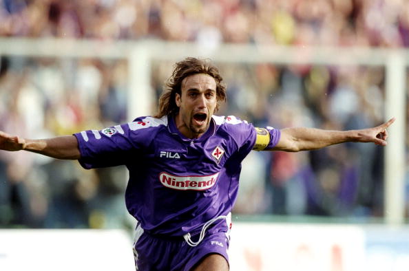 12 Sep 1998:  Gabriel Batistuta of Fiorentina celebrates during the Serie A match against Empoli at the Stadio Communale in Florence, Italy.  Manda...