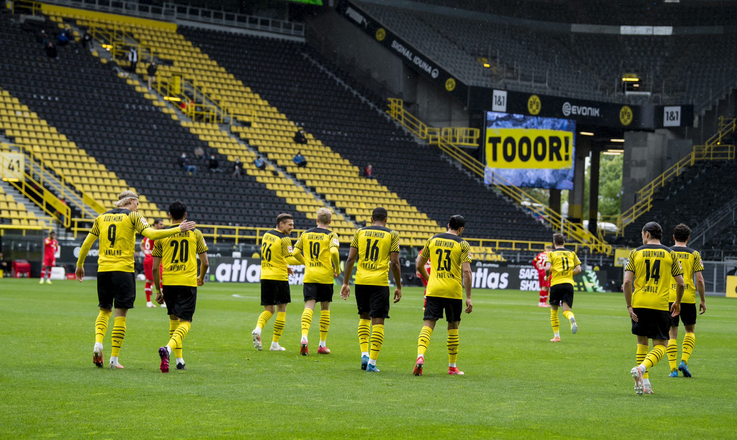 Photo by Alexandre Simoes/Borussia Dortmund via Getty Images