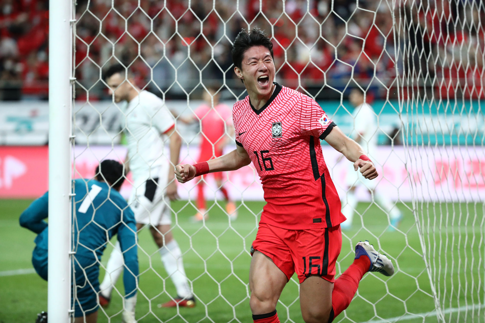 Photo by Chung Sung-Jun/Getty Images