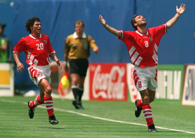 10 JUL 1994 :  KRASSIMIR BALAKOV, LEFT,  OF BULGARIA RUNS TO CONGRATULATE TEAMMATE  HRISTO STOITCHKOV WHO CELEBRATES AFTER  SCORING THE EQUALIZER A...