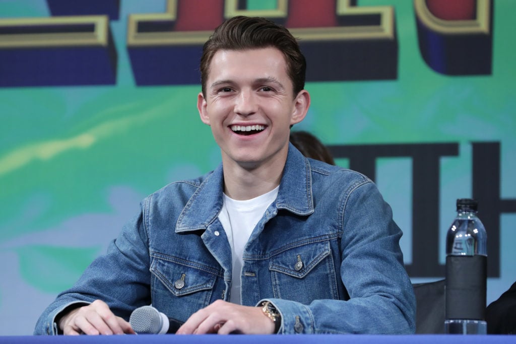 tom holland rihanna umbrella super bowl
