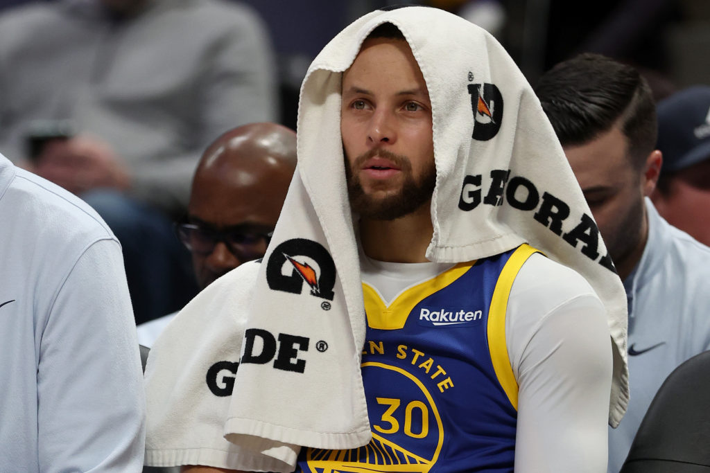 who decides nba all star game injury replacements