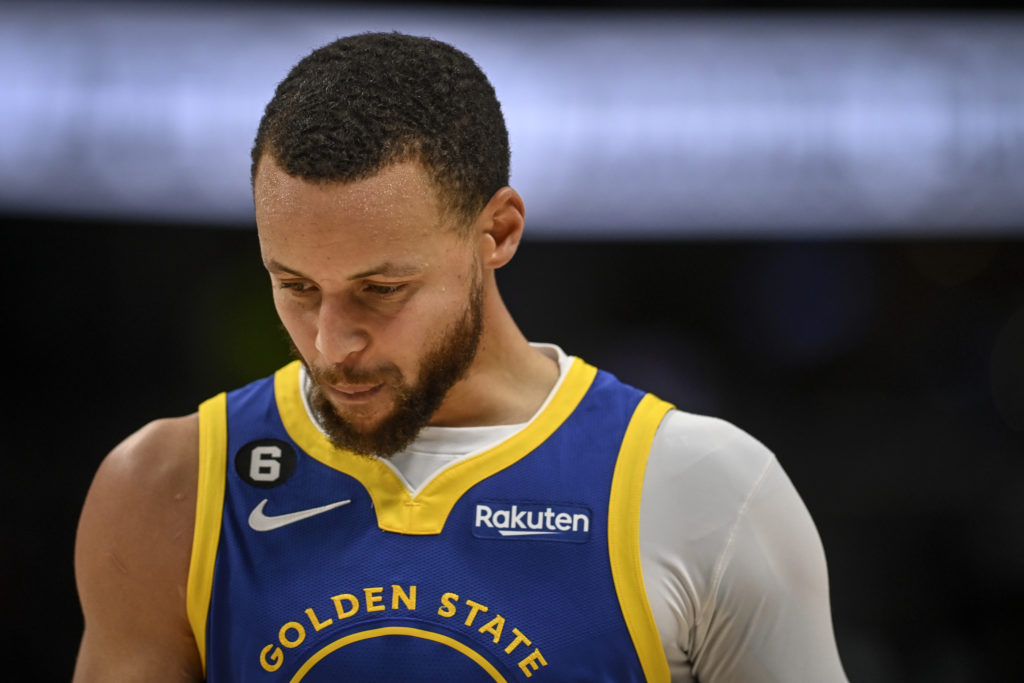 who decides nba all star game injury replacements