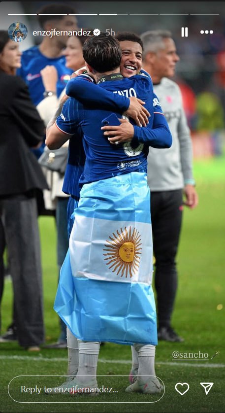 Enzo Fernandes posting a picture of him hugging Jadon Sancho on his story with the wand emoji used
