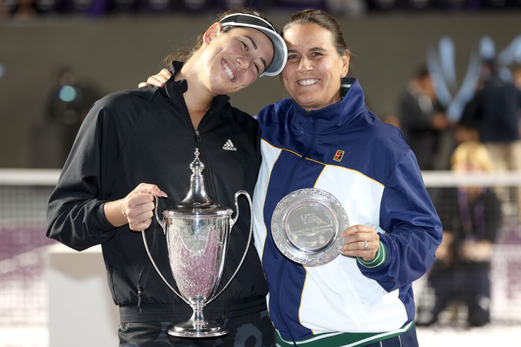 Garbine Muguruza pictured with coach Conchita Martinez after winning the 2021 WTA Finals in Guadalajara.