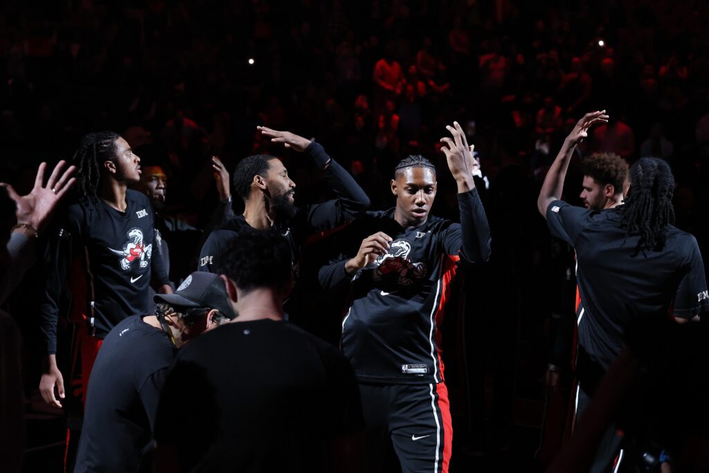 Toronto Raptors beat the Charlotte Hornets 110-108