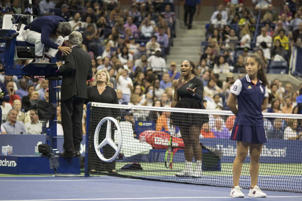 Serena Williams complains to the umpire