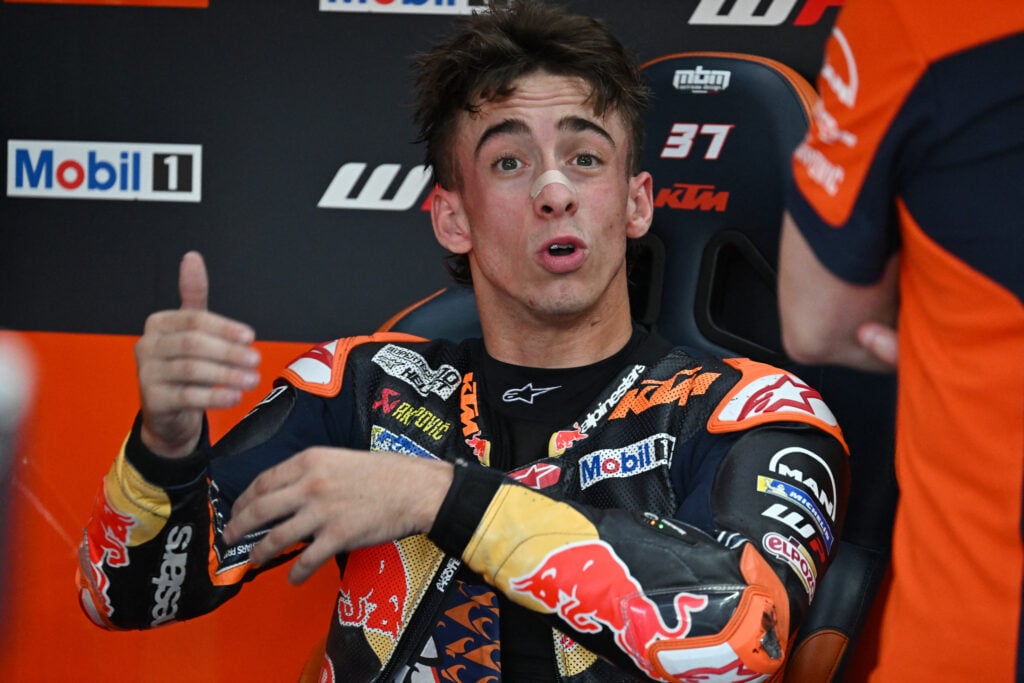 Pedro Acosta debriefs in the KTM garage during the 2025 MotoGP Valencia Grand Prix