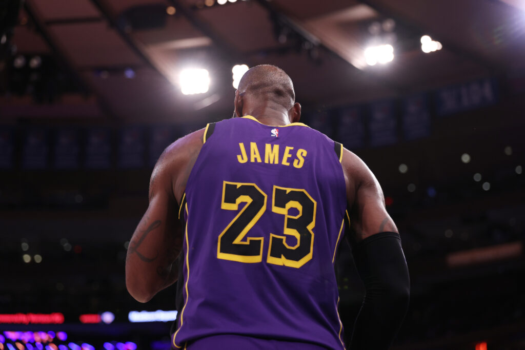 LeBron James facing New York Knicks becomes most expensive ticket
