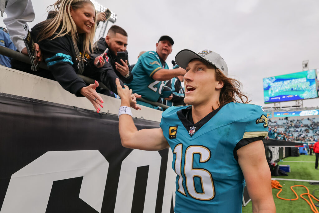 Trevor Lawrence #16 of the Jacksonville Jaguars celebrates after the game against the Tennessee Titans at EverBank Field on January 4, 2026 in Jacksonville, Florida.
