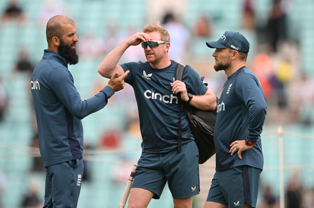 England coaches Paul Collingwood (c) and Brendon McCullum with spin bowler Moeen Ali prior to day two of the LV Insurance Ashes 5th Test Match between England and Australia at The Kia Oval.