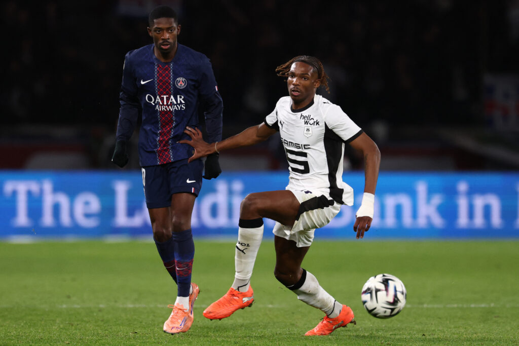 Paris Saint-Germain's French forward #10 Ousmane Dembele (L) and Rennes' French defender #97 Jeremy Jacquet fight for the ball during the French L1 football match between Paris Saint-Germain (PSG) and Stade Rennais FC.