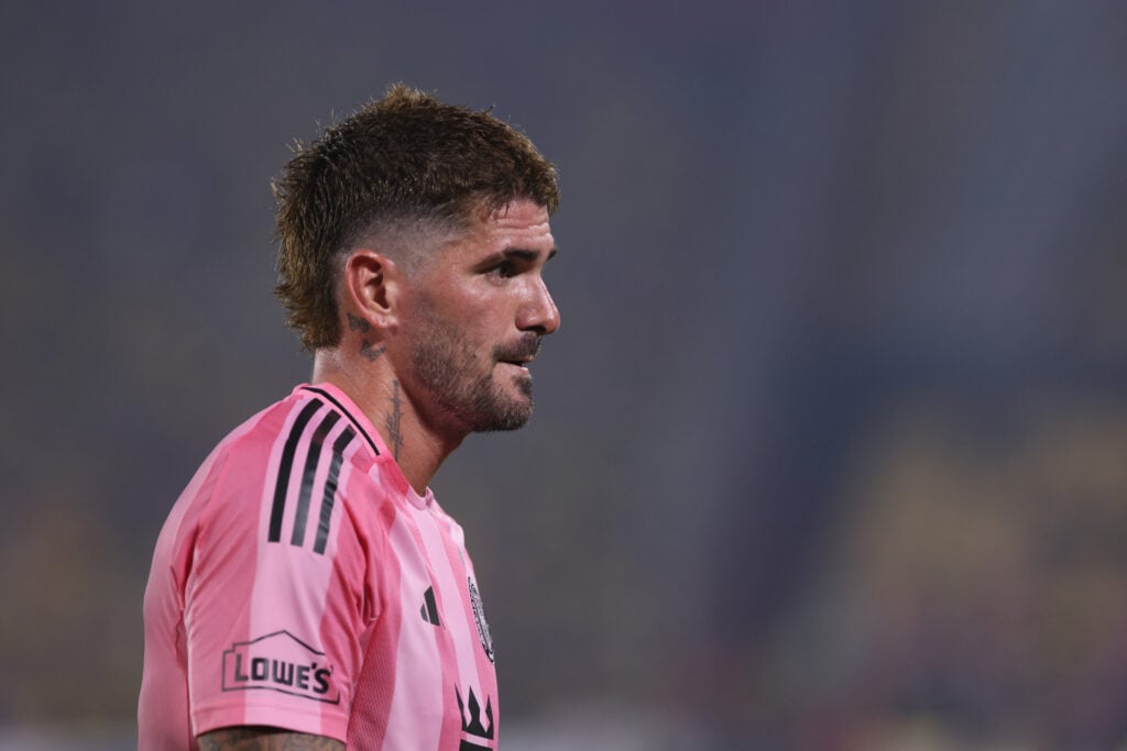 Rodrigo de Paul of Inter Miami looks on during a friendly match between Barcelona SC and Inter Miami at Estadio Monumental Isidro Romero Carbo.