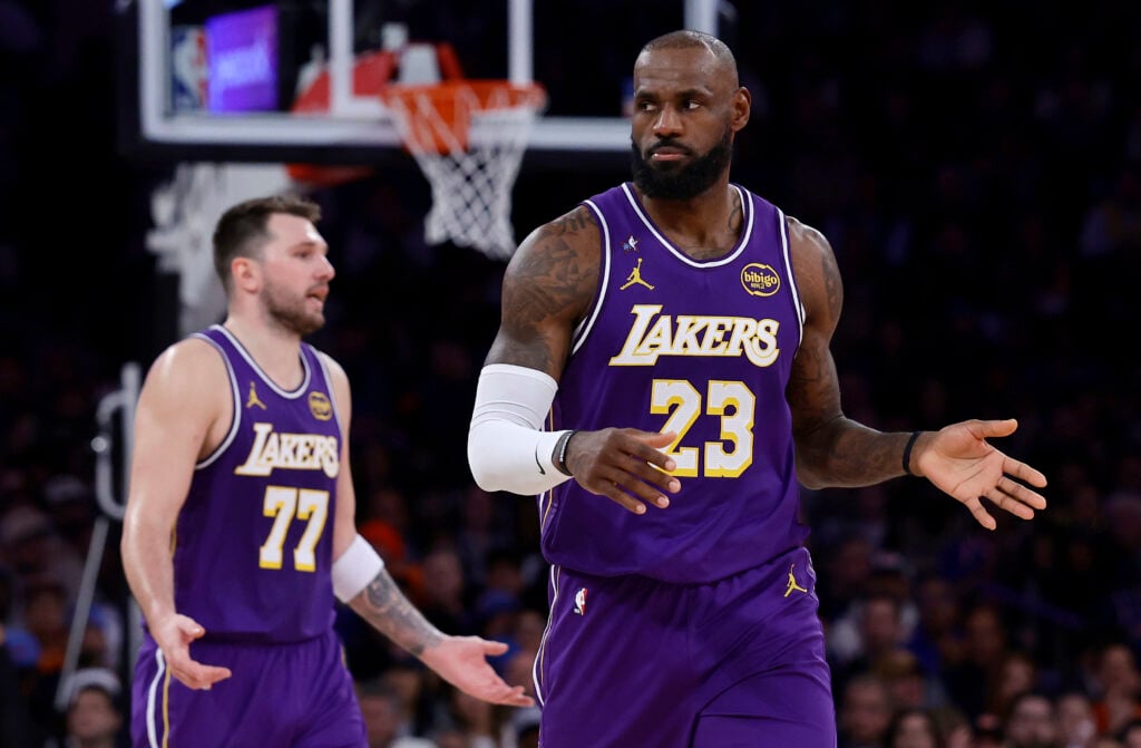 Los Angeles Lakers v New York Knicks