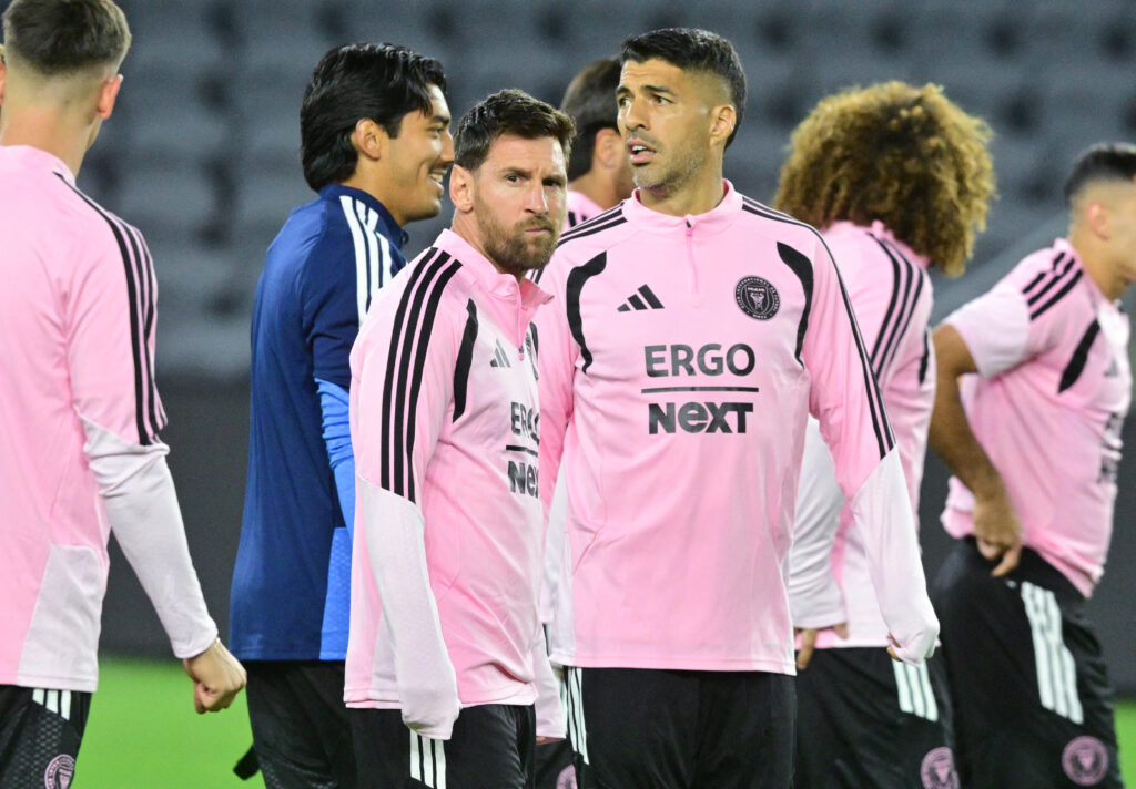 Inter Miami's Argentine forward Lionel Messi (C) and Uruguayan forward Luis Suarez (3R) participate in a training session at the BMO Stadium, in Los Angeles, on February 20, 2026.