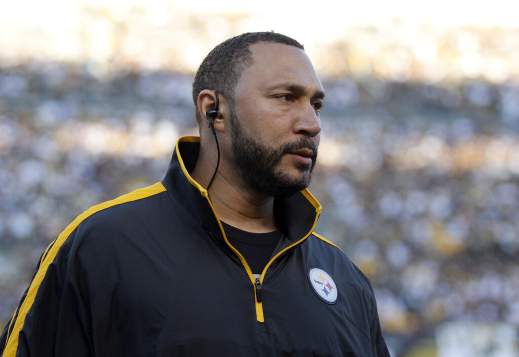 Charlie Batch #16 of the Pittsburgh Steelers looks on against the New York Jets during the game on September 16, 2012 at Heinz Field.