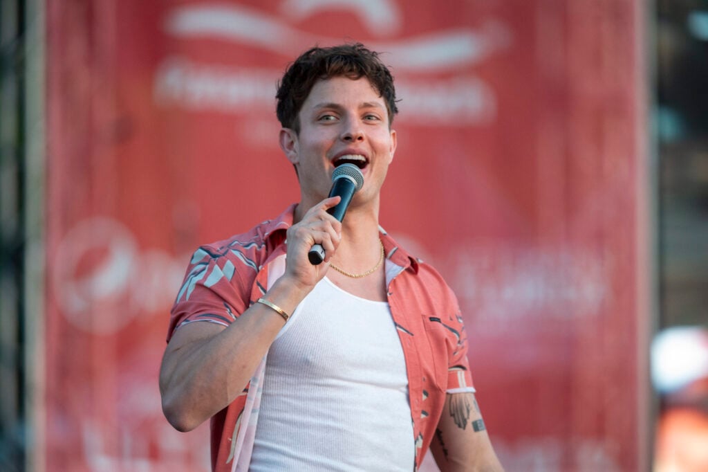Matt Rife speaks at an event.