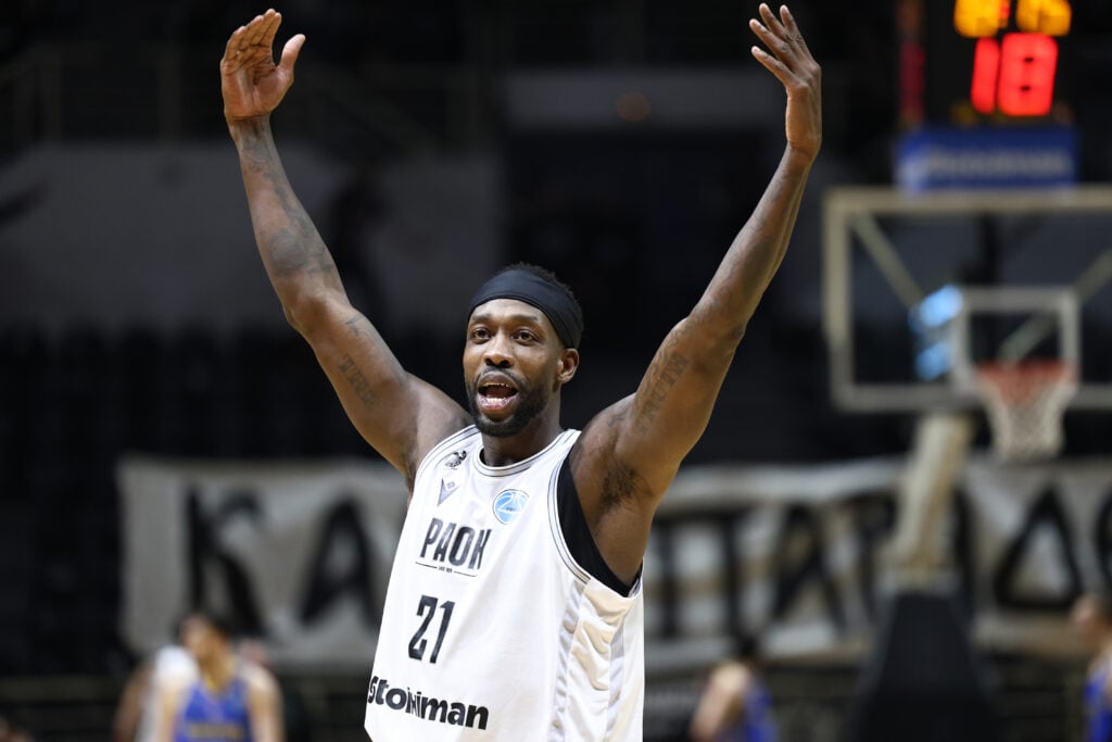 PAOK player Patrick Beverley (C) celebrates during the PAOK-Peristeri match for the first leg of the quarter-finals of the Europe Cup.