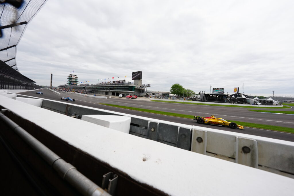 IndyCar driver Alex Palou (10) leads a pack of cars into turn one during Miller Lite Carb Day for the 110th Running of the Indianapolis 500 on May 22, 2026, at the Indianapolis Motor Speedway in Indianapolis, Indiana.