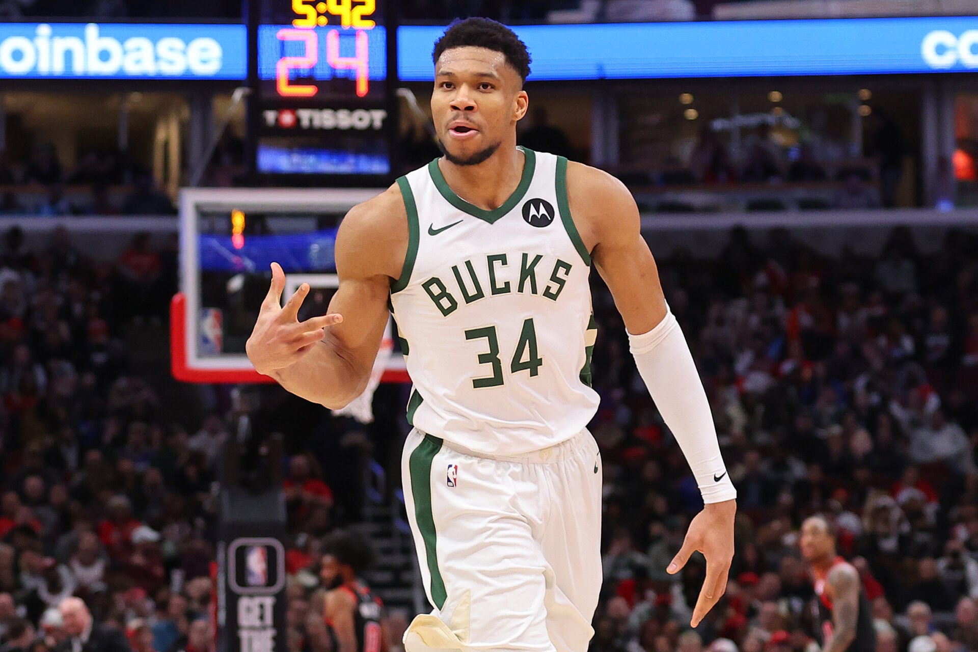 Western Conference suitor reemerge in Giannis Antetokounmpo trade talks amid Miami and Boston rumors