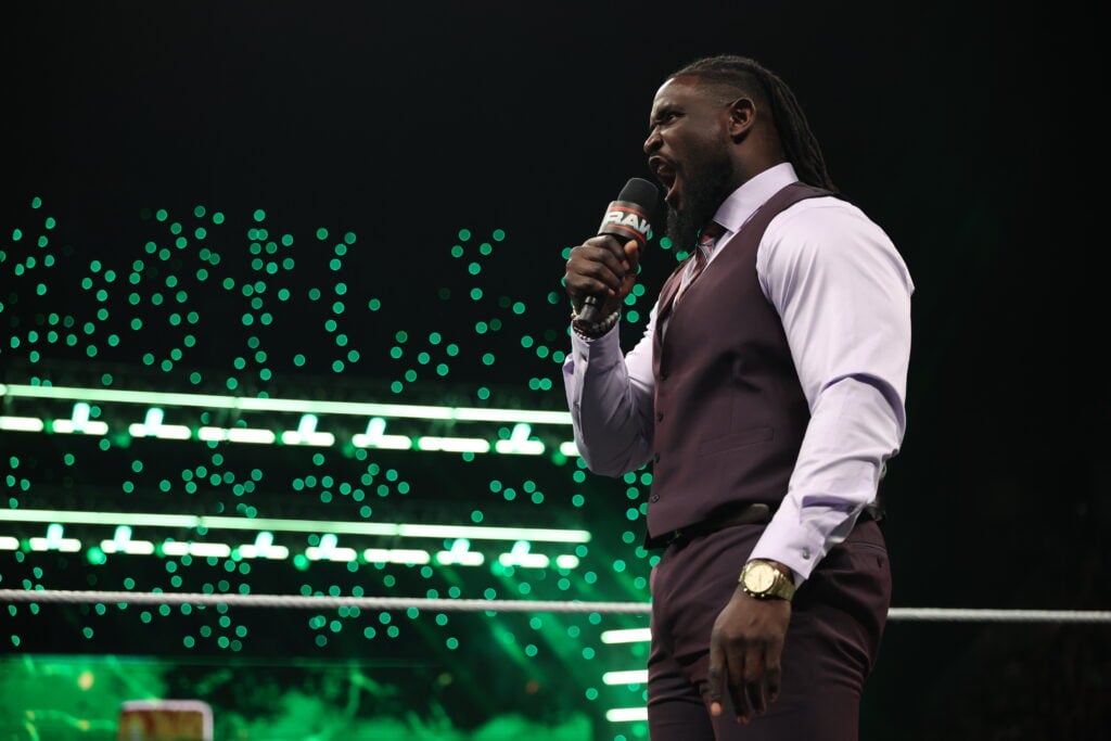 Oba Femi addresses the audience during Monday Night RAW