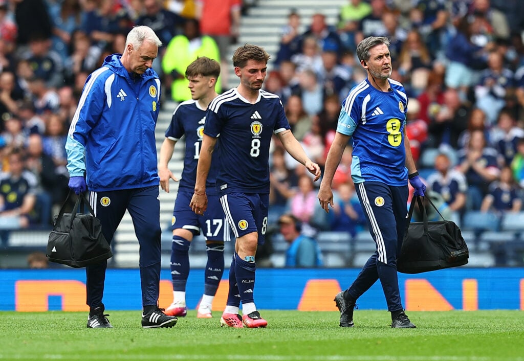 Billy Gilmour leaves the pitch with injury during Scotland vs Curacao.