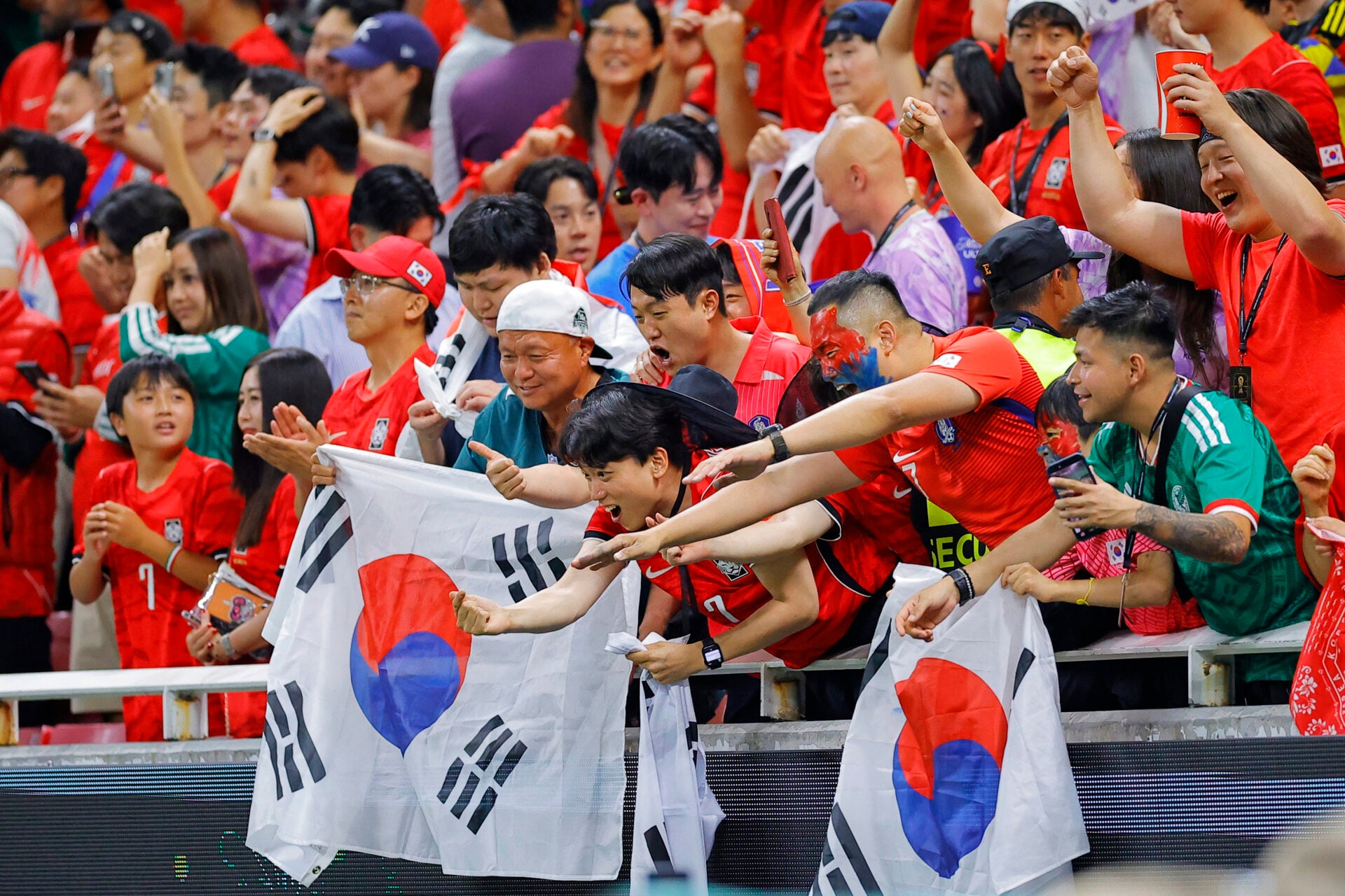 Mexico and South Korean fans win hearts worldwide after viral videos from 2026 World Cup’s first day