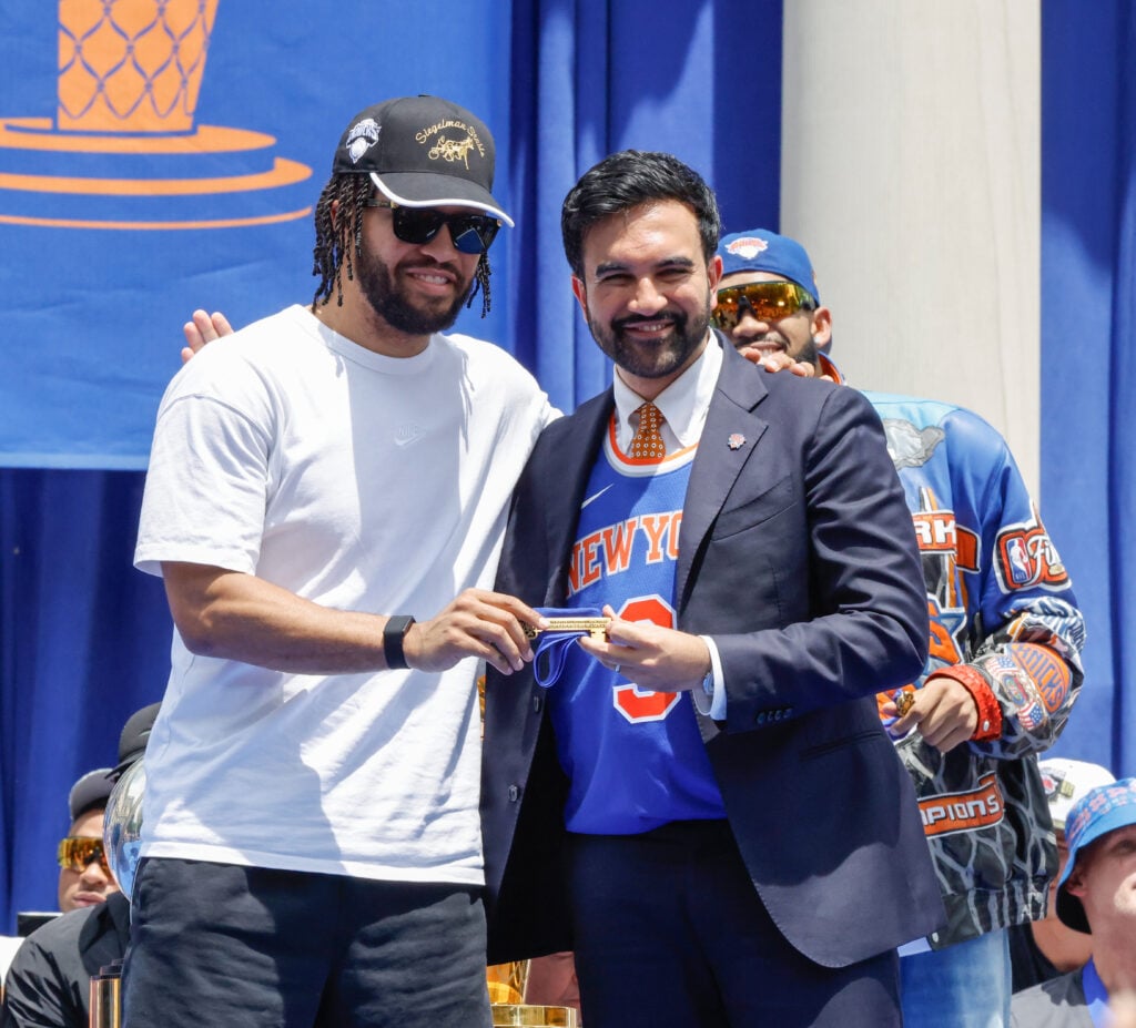 New York Knicks Jalen Brunson receives key to the city from NYC Mayor Mamdani