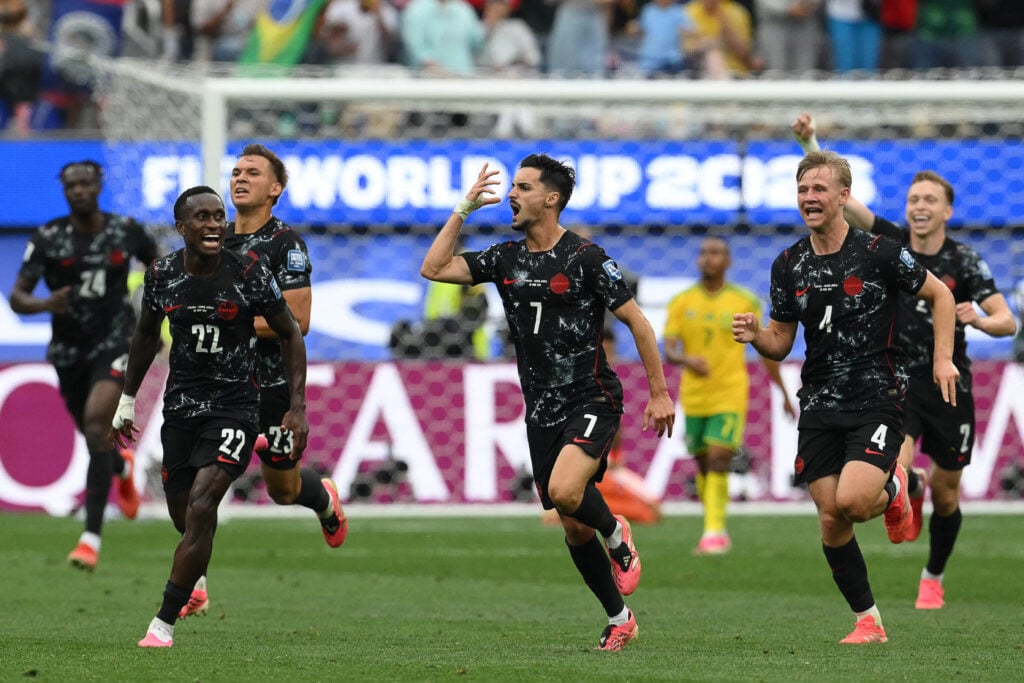 TOPSHOT-FBL-WC-2026-MATCH73-RSA-CAN