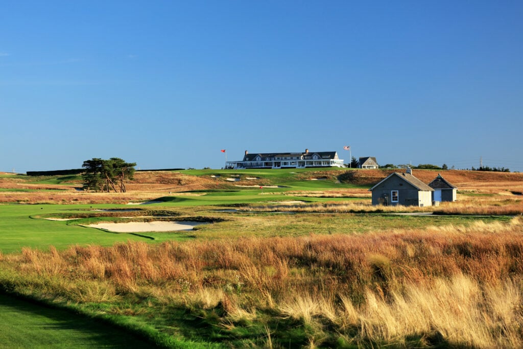 Polarising filter used on the camera in this image: The 475 yards par 4, fourth hole "Pump House" at Shinnecock Hills Golf Club