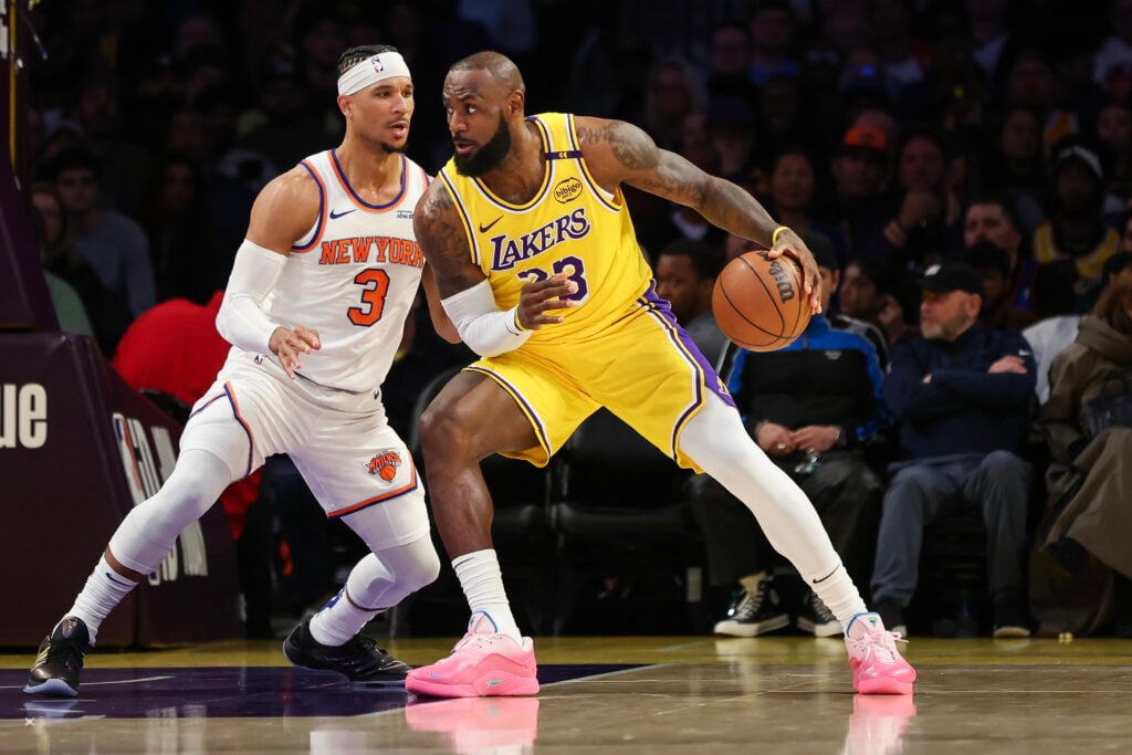 New York Knicks v Los Angeles Lakers