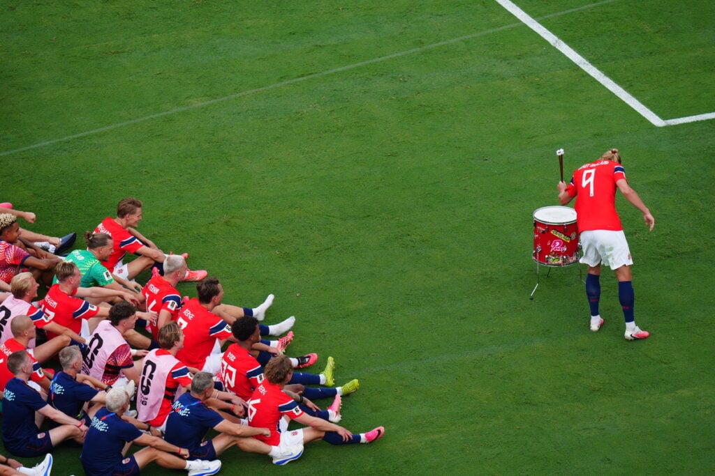 Erling Haaland (9) of Norway leads teammates in the Viking Row to celebrate the 2-1 victory after the FIFA World Cup 2026 Round of 16 match between Brazil and Norway at New Jersey Stadium.
