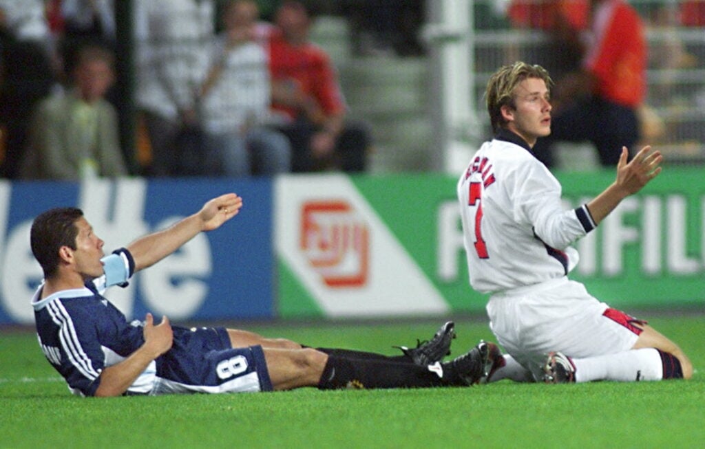 CUP-FR98-ARG-ENG-SIMEONE-BECKHAM-RED CARD