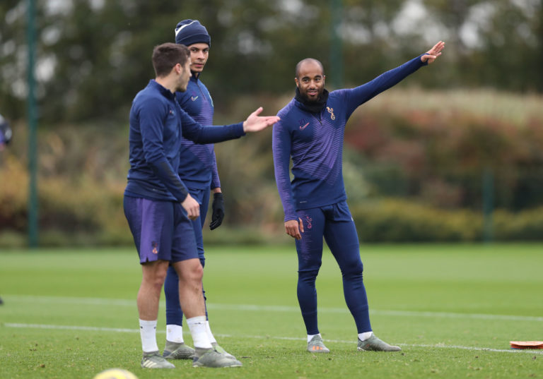 Lucas Moura, WhatsApp and Instagram crash